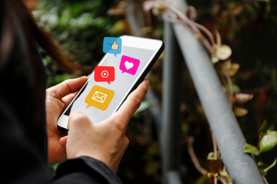 7 Ways to Use Social Media in Your 2024 Recruiting Efforts